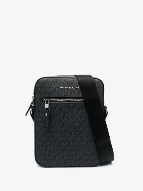 Michael Kors Varick axelremsväska med logotyp