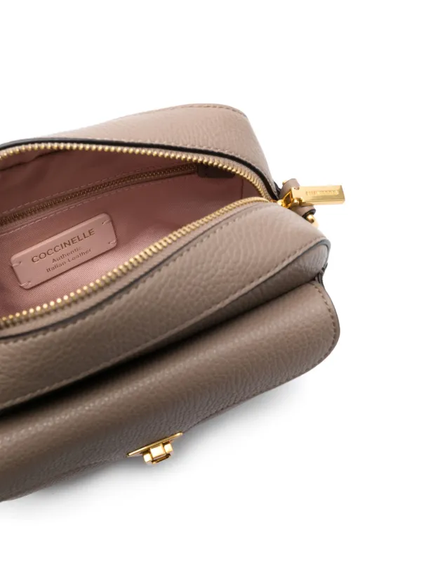 ショルダーバッグ・ポシェット Coccinelle SOFT BEAT CROSSBODY BAG Coccinelle Beat Soft Leather Crossbody Bag | Neutrals | FARFETCH