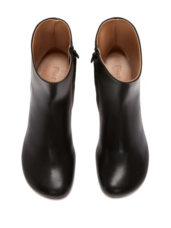 ショートブーツ・ブーティ J W ANDERSON Chain Ankle Boots in Black Leather Chain leather ankle boots in black - JW Anderson | Mytheresa