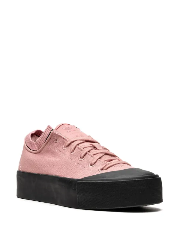 adidas gazelle silver green womens WMNS) adidas Karlie Kloss x Trainer XX92 'Black White Gum' FY8207 •  SneakerSouqq main image 1
