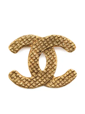 Chanel Pre-Owned ターンロックロゴ ブローチ 通販 - FARFETCH