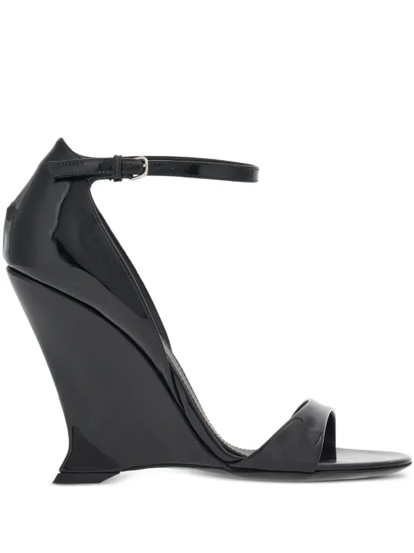 Salvatore Ferragamo エナメル サンダル ブラック Ferragamo エナメルレザー サンダル | ブラック | FARFETCH JP