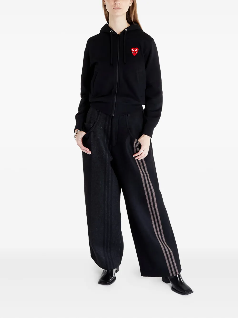 Comme Des Garçons Play heart-patch zip-fastening hoodie | Hoodies | Image 2