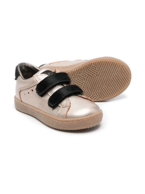Pépé Kids 터치 스트랩 메탈릭 가죽 스니커즈