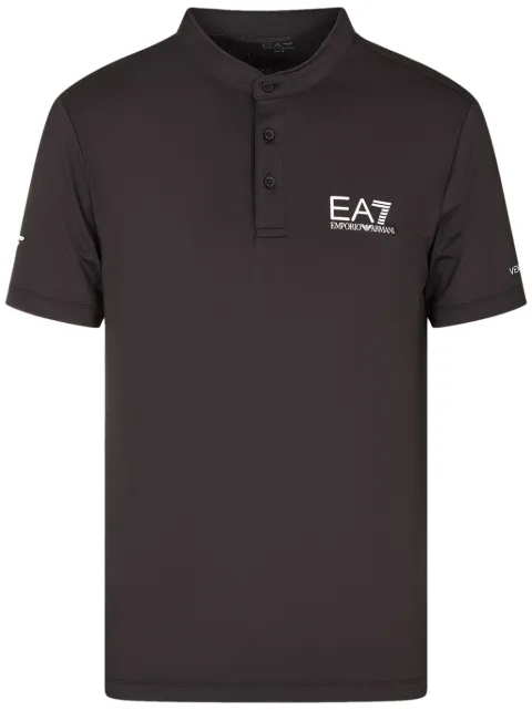 Ea7 Emporio Armani تيشيرت بطبعة شعار الماركة وبدون ياقة
