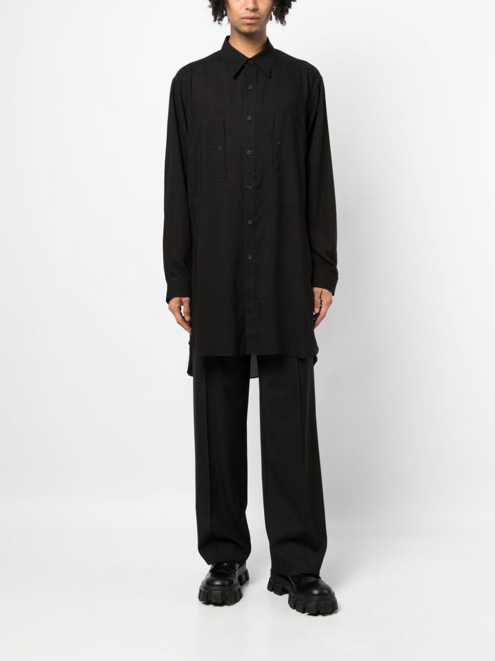 Shop Yohji Yamamoto Pointed-collar Long-length Shirt In Schwarz