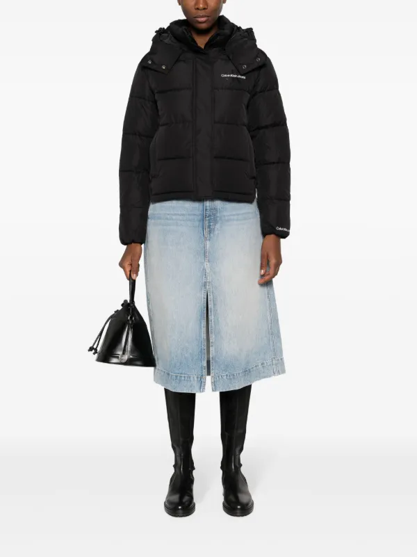 【CK JEAN】CROP GLOSSY CURVED QUILTED DOWN PUFFER J225425 Calvin Klein Jeans Cropped Puffer Jacket | Black | FARFETCH