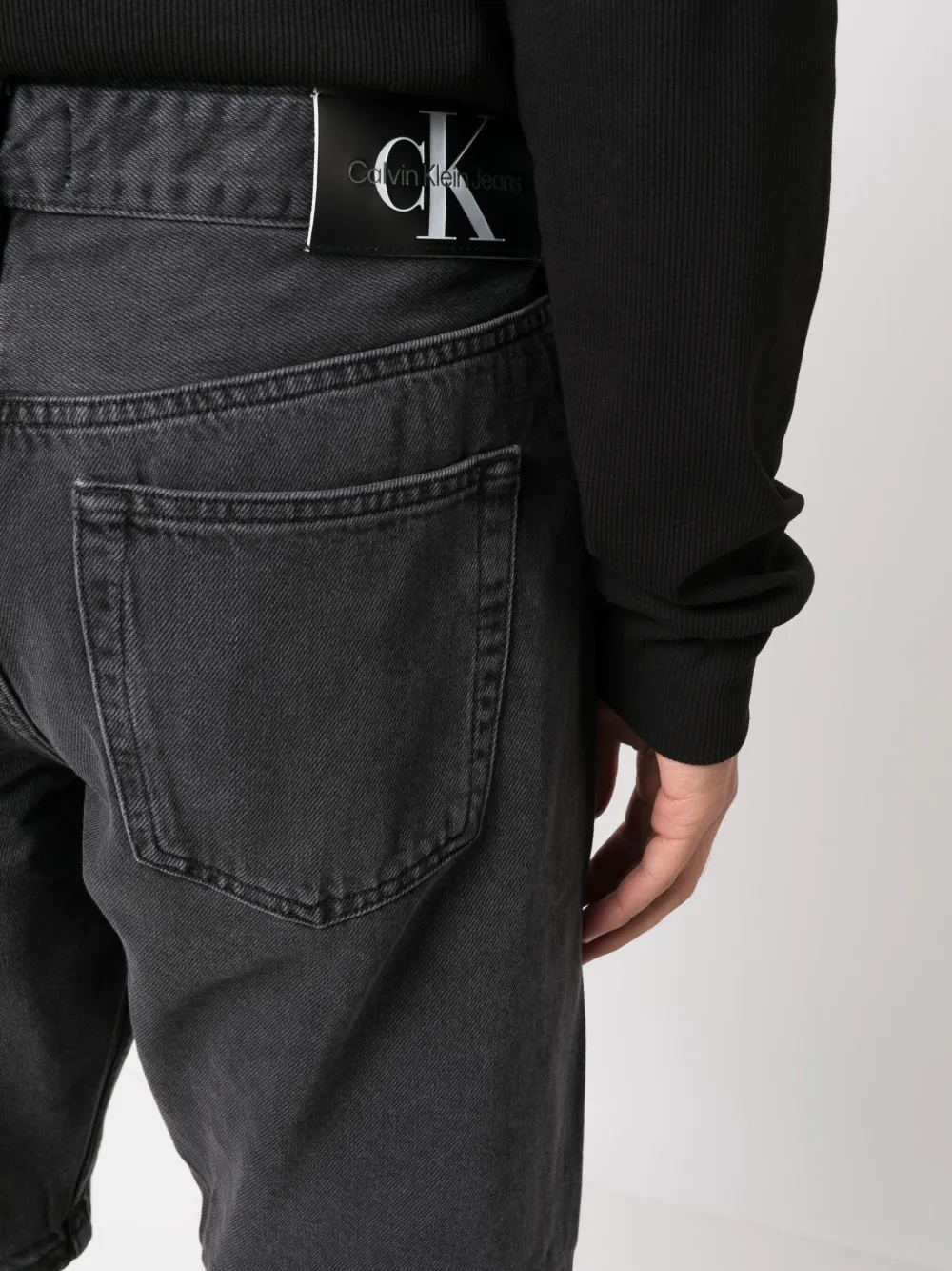 Calvin Klein Jeans logo-patch denim shorts Zwart