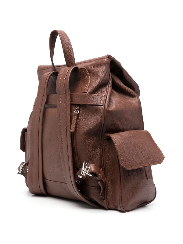 Double buckle clearance backpack