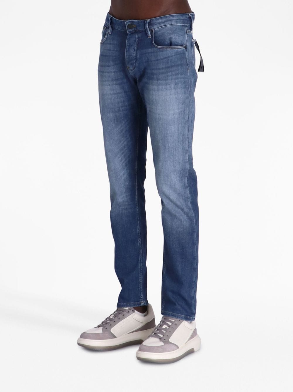 Emporio Armani slim-cut logo-patch jeans - Blauw