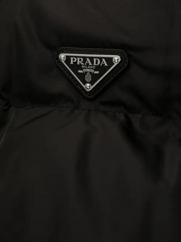 PRADA 三角ロゴ　Re-Nylon ダウンコート　黒 PRADA 三角ロゴ Re-Nylon ダウンコート 黒 PRADA 三角ロゴ Re-Nylon