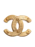 CHANEL Pre-Owned 1994 CC logo brooch - Gold