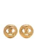 CHANEL Pre-Owned 1994 CC diamond-quilted clip-on earrings - Gold