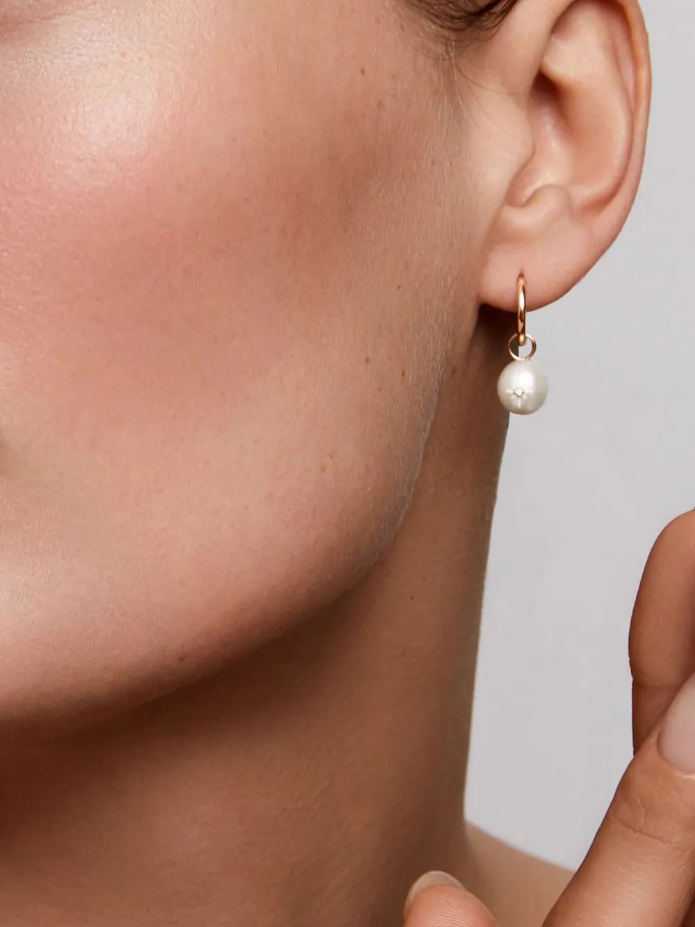 Mateo 14kt Yellow Gold Pearl And Diamond Earrings In Gold