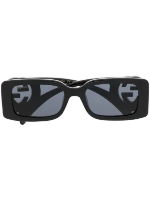 Gucci Eyewear ロゴエングレーブ サングラス | ブラック | FARFETCH JP Gucci Eyewear ロゴエングレーブ サングラス | ブラック | FARFETCH JP