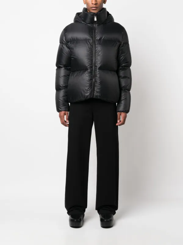 GIVENCHY ブラックダウンジャケット