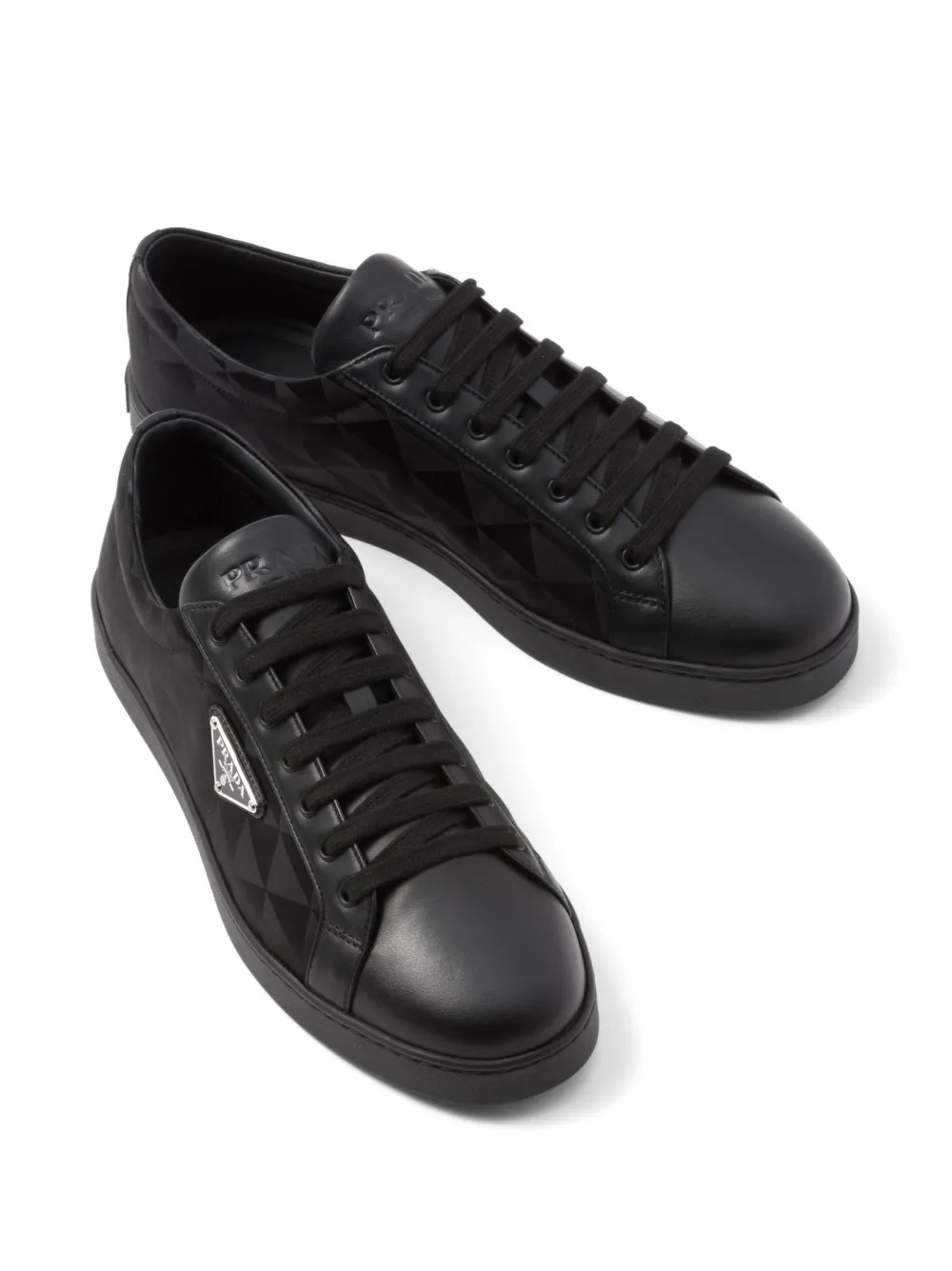 スニーカー PRADA Triangle Logo Shearling Sneakers 1E947M 3LEN F0009 Prada triangle-logo lace-up Sneakers | Black | FARFETCH