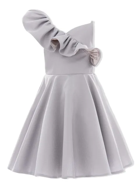 Tulleen vestido con detalle de volantes y un hombro descubierto