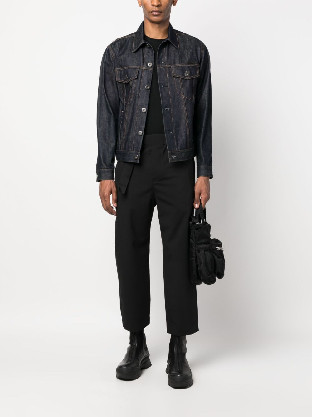 OAMC belted-waist cropped trousers - Zwart