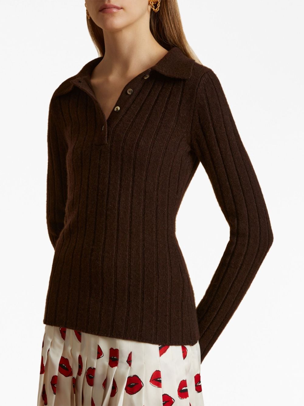 Shop Khaite The Hans Ribbed Cashmere Jumper In Brown