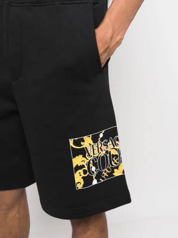 【Versace】バロッコ柄 プリント ショートパンツ ブラック バロッコシルク ショートパンツ ブラック,プリント | VERSACE JP