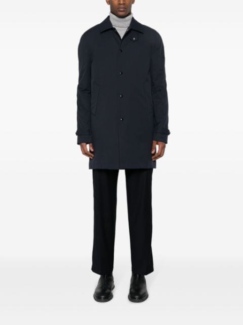 spread-collar single-breasted coat