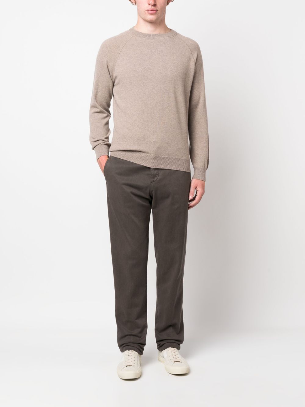 Kiton logo-patch straight-leg trousers - Bruin