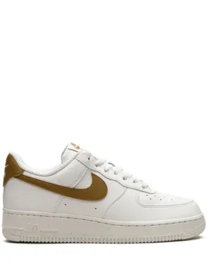 Nike Air Force 1 '07 ESS スニーカー | ホワイト | FARFETCH JP