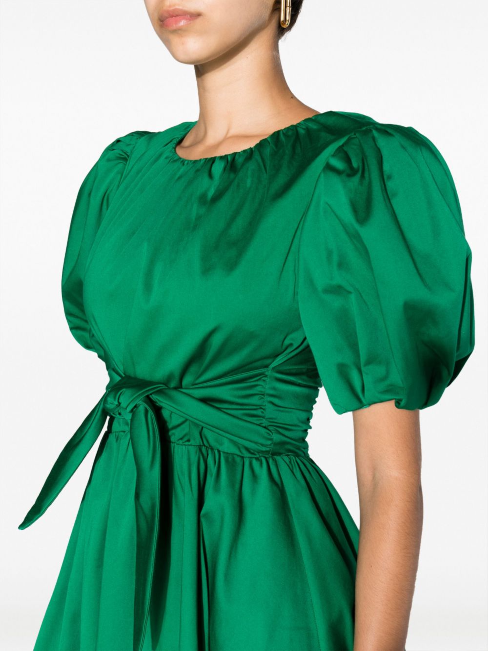 Shop Alice And Olivia Satin-finish Puff-sleeved Dress In Green