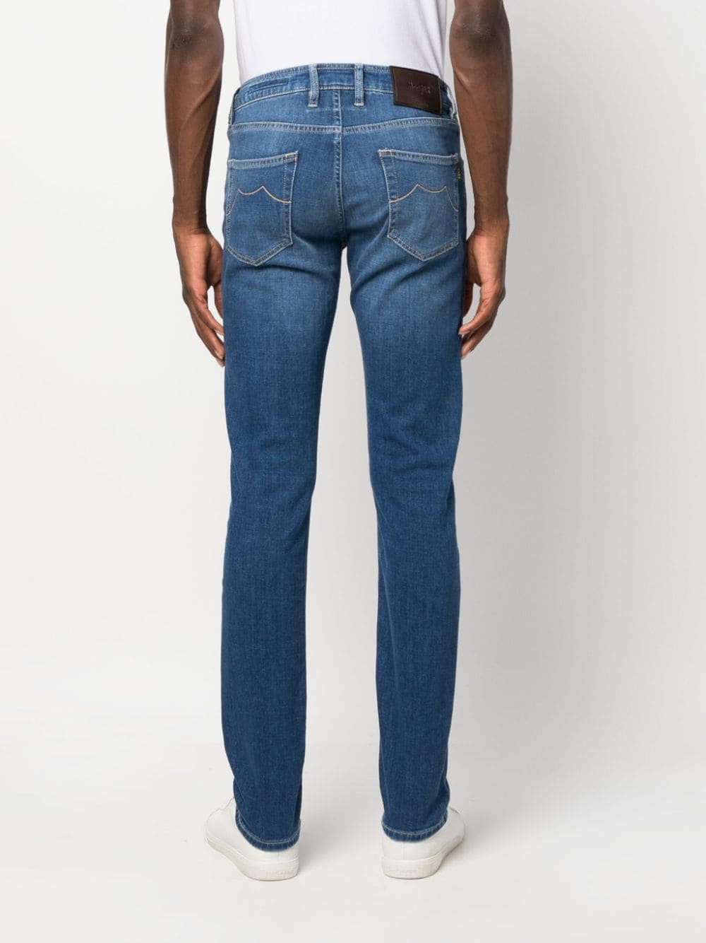 Shop Moorer Mid-rise Tapered-leg Jeans In Blue