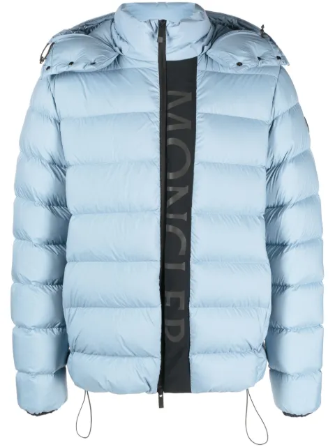 Moncler chamarra capitonada con capucha y parche del logo