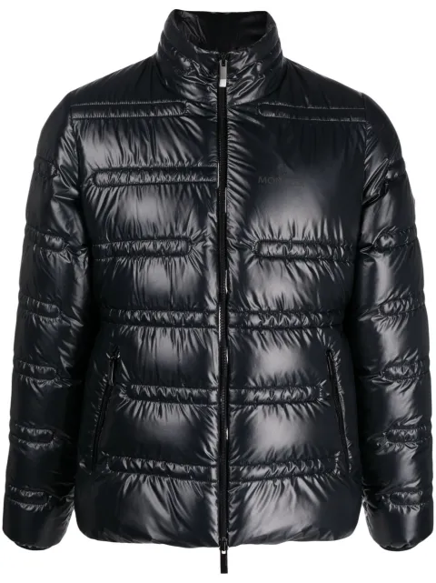 Moncler chamarra capitonada con logo estampado