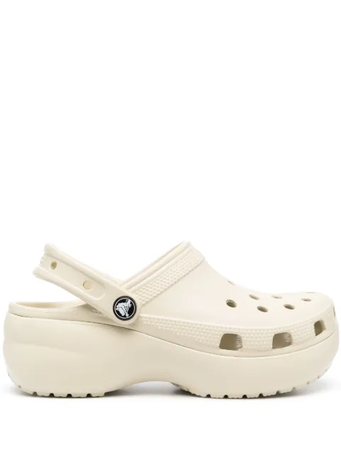 Crocs zuecos con placa del logo