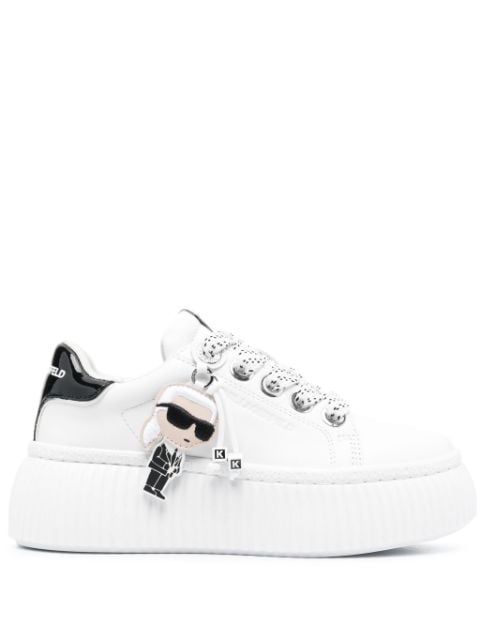 Karl Lagerfeld tenis con dije del logo