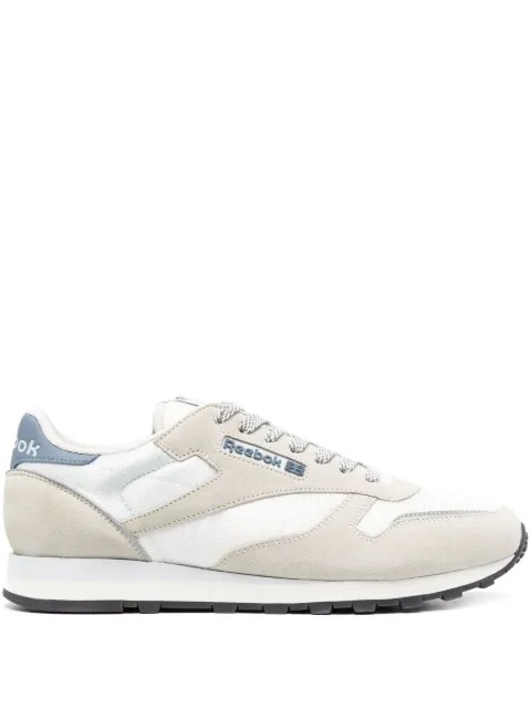 Reebok tenis bajos con agujetas