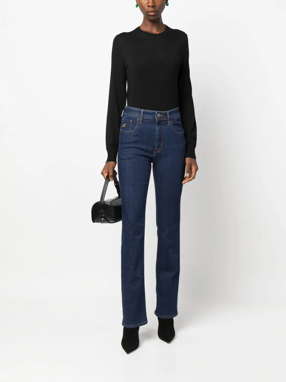 Closed crew-neck organic wool jumper - Zwart