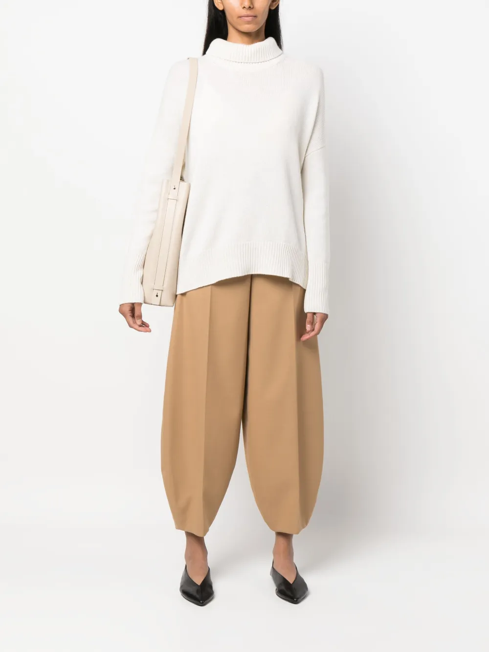 Lisa Yang roll-neck cashmere jumper - Beige
