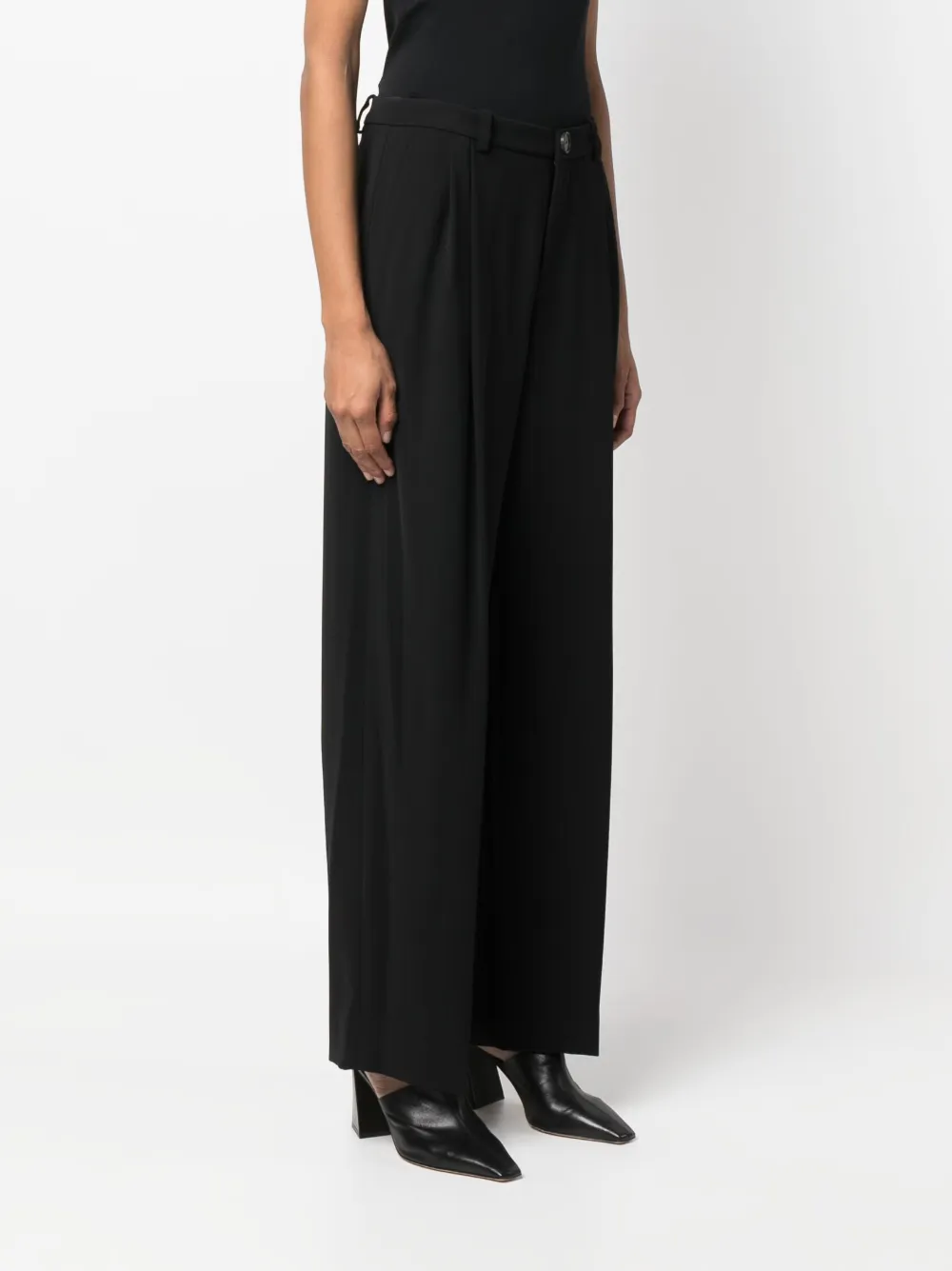 Vince Inverted-pleat Wide-leg Trousers In Black