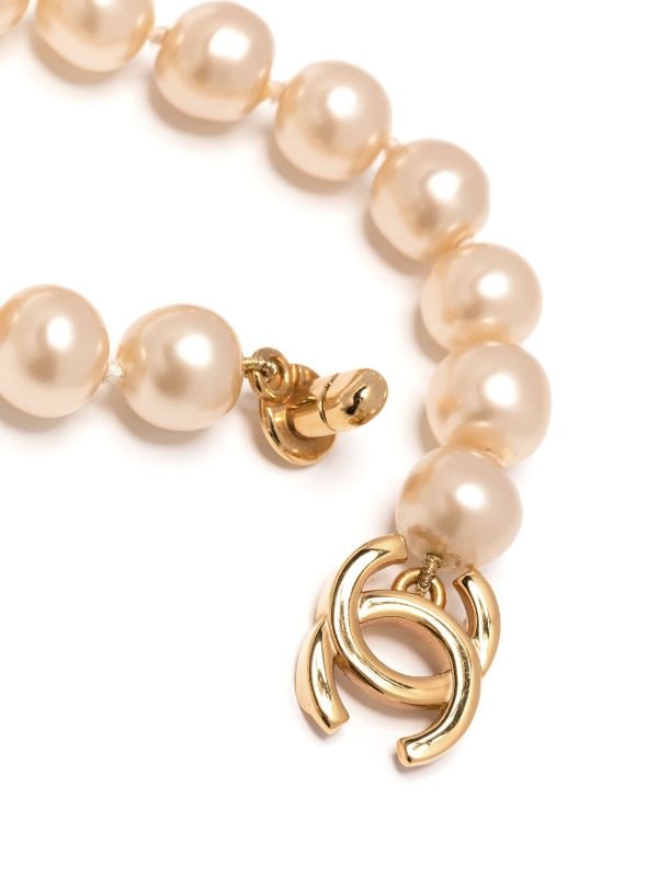 Chanel Pre-owned 1996 CC Turn-Lock Faux-Pearl Bracelet - Gold