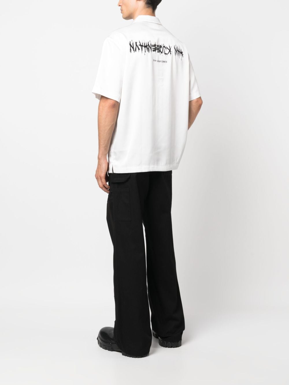 Shop Han Kjobenhavn Logo-print Satin-finish Bowling Shirt In Weiss