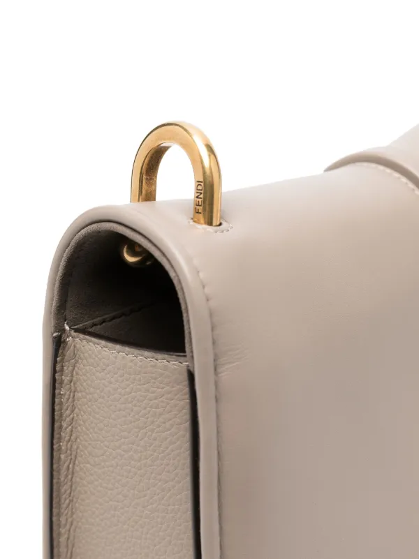 FENDI C'mon レザーショルダーバッグ M | ブラウン | FARFETCH JP