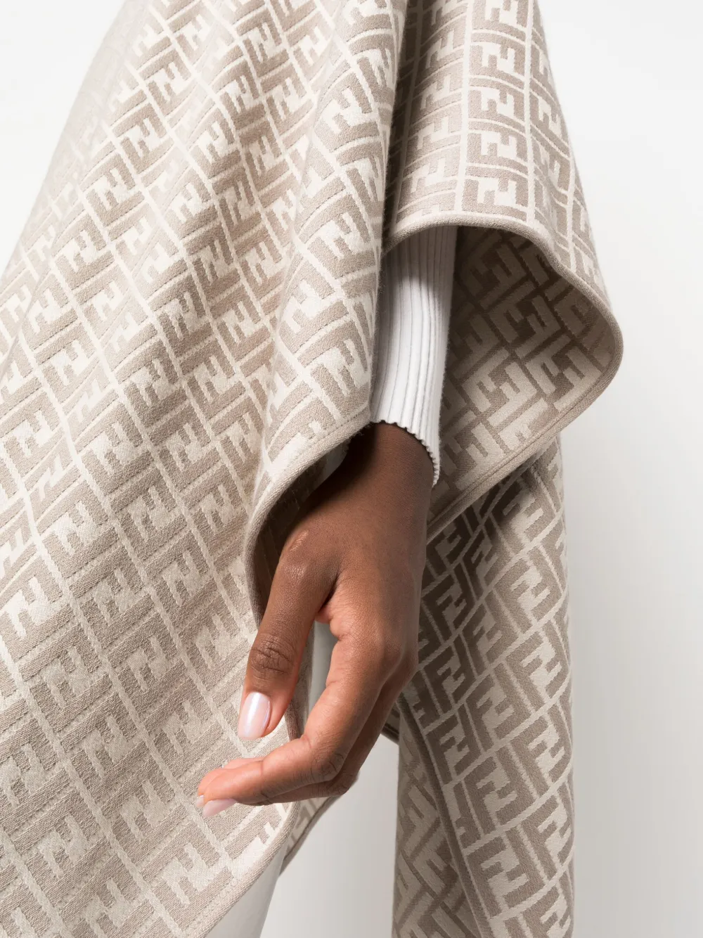 Fendi Ff-monogram Knitted Cape In Neutral