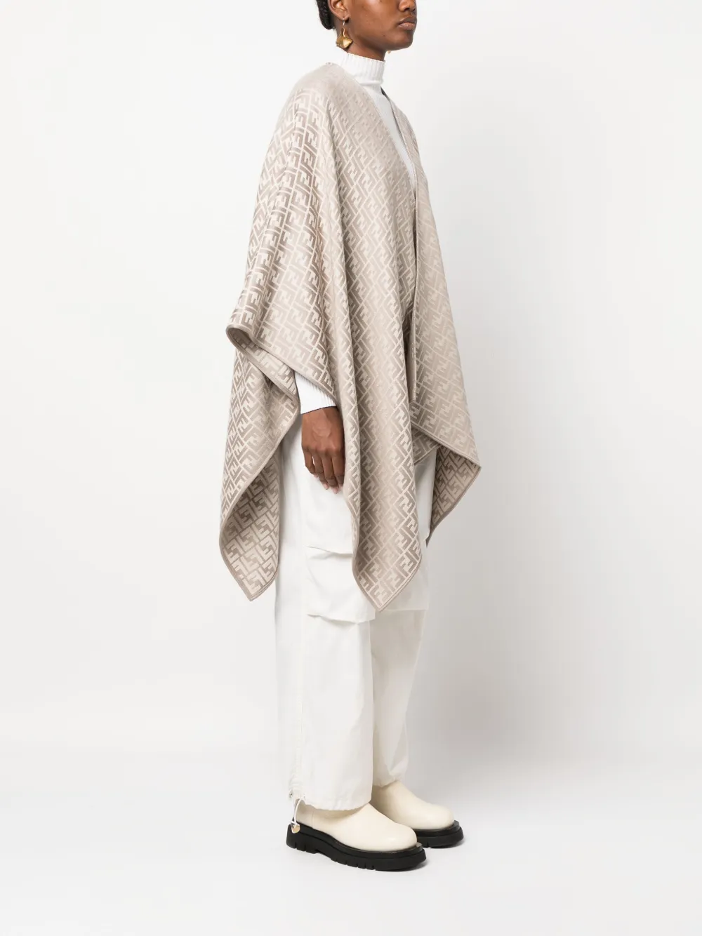 Fendi Ff-monogram Knitted Cape In Neutral