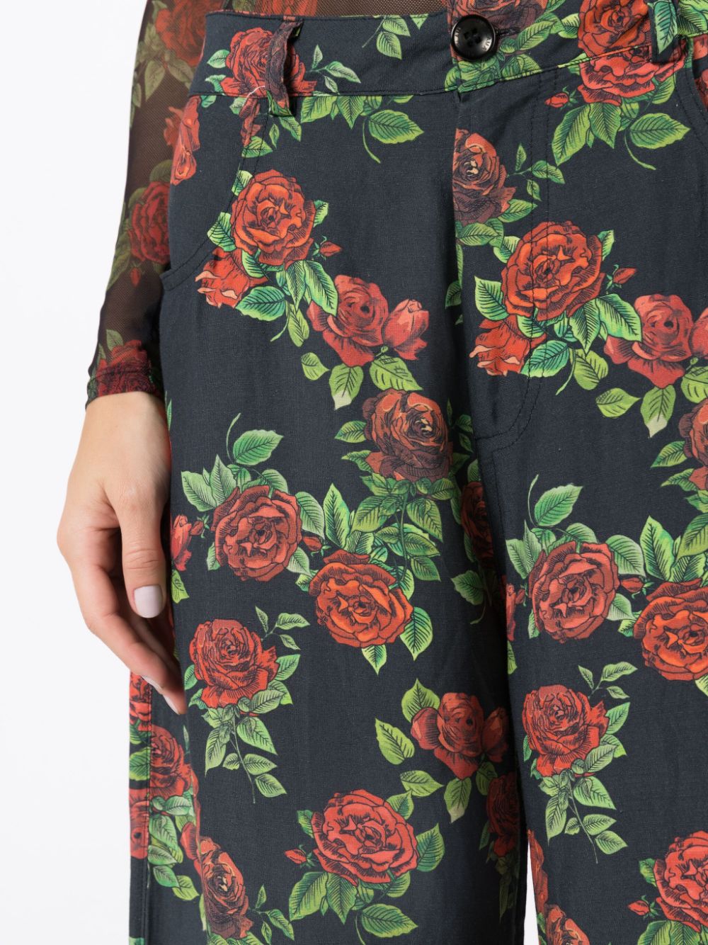 Shop Amir Slama Floral-pattern Culotte Trousers In Black