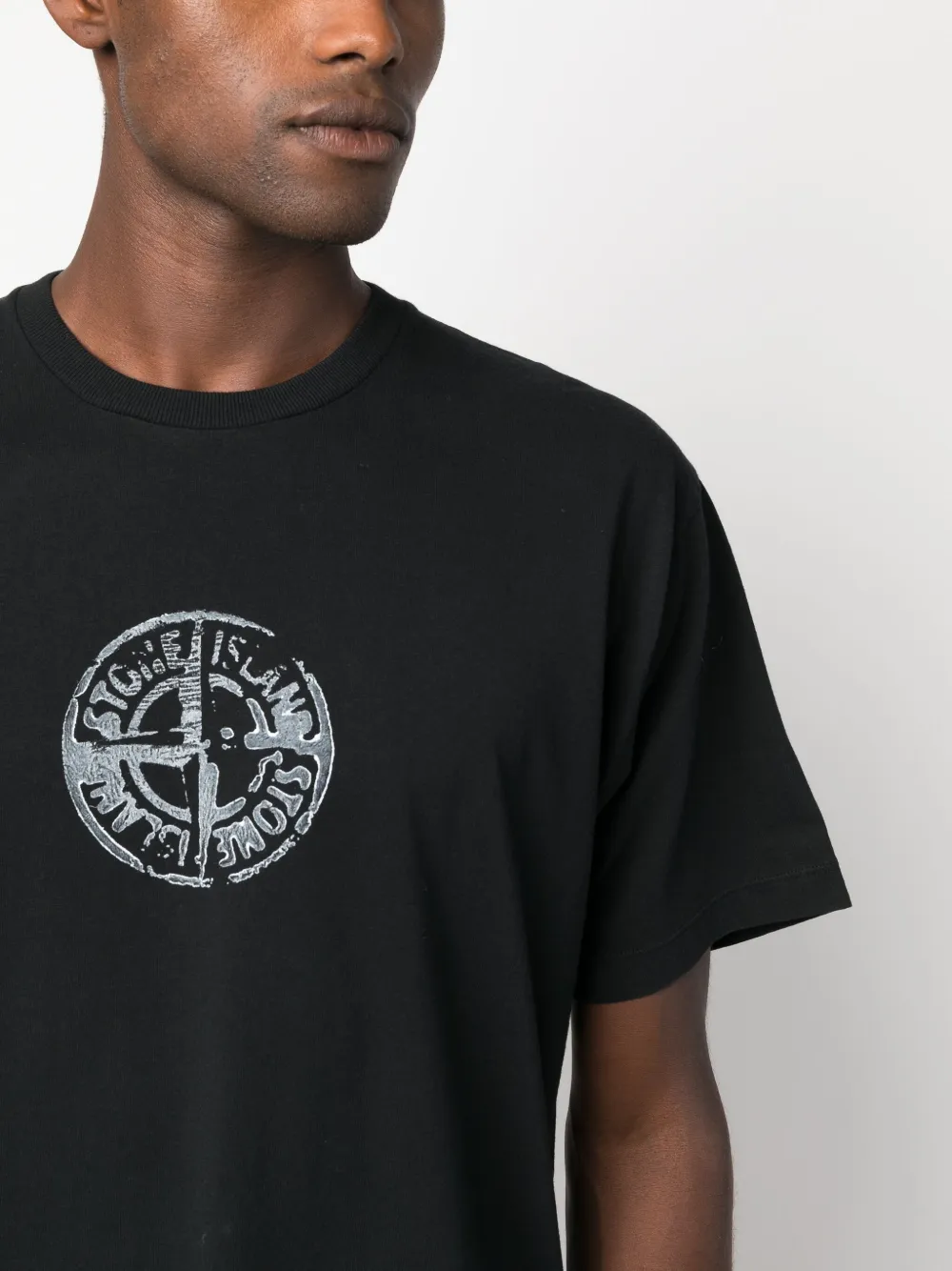 Stone island black t on sale shirt