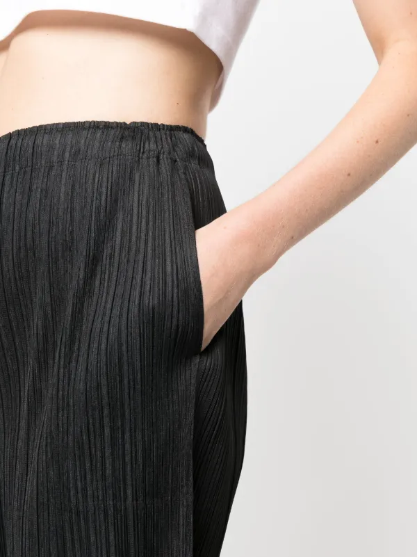 Pleats Please Issey Miyake Thicker Bottoms 1 pleated shorts - Black