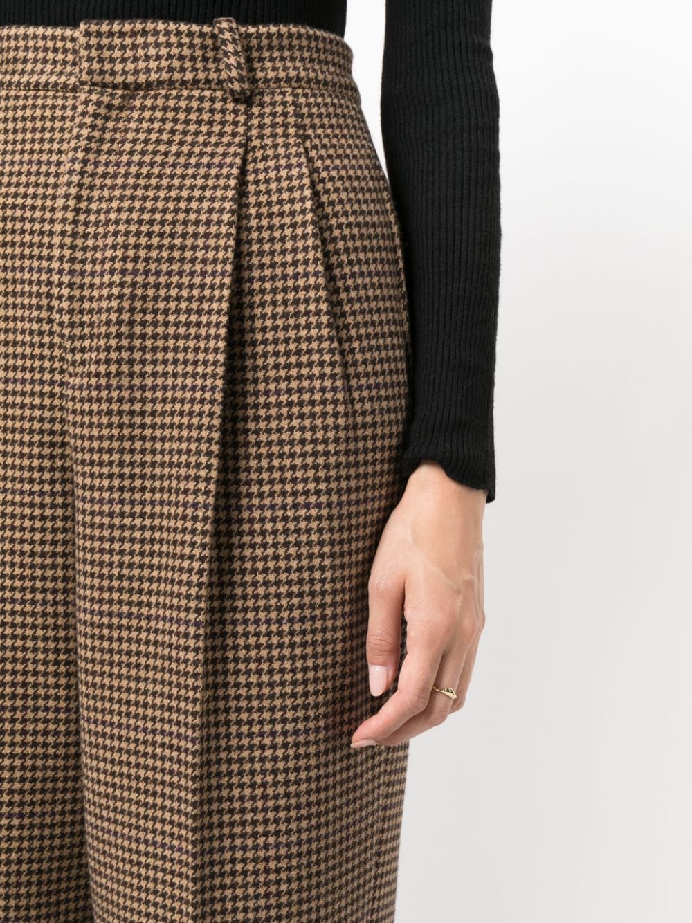 pleat-detail houndstooth-pattern trousers