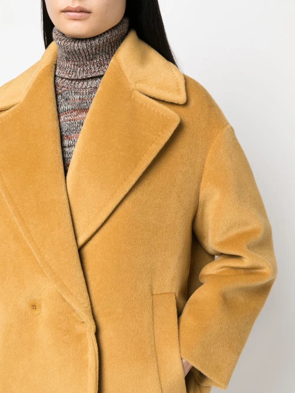 Max Mara Mantel met dubbele rij knopen Geel