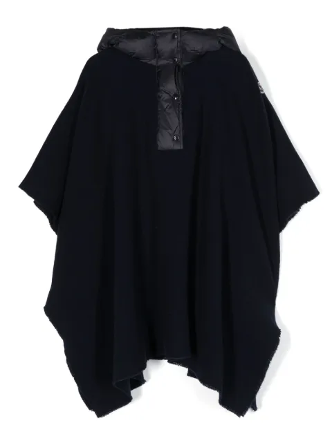 Moncler Enfant capa texturizada con capucha y parche del logo