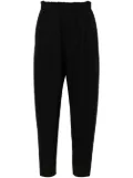 Issey Miyake cropped tapered trousers - Black